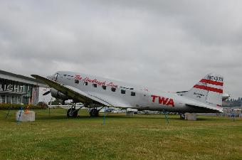 TWA DC-2
